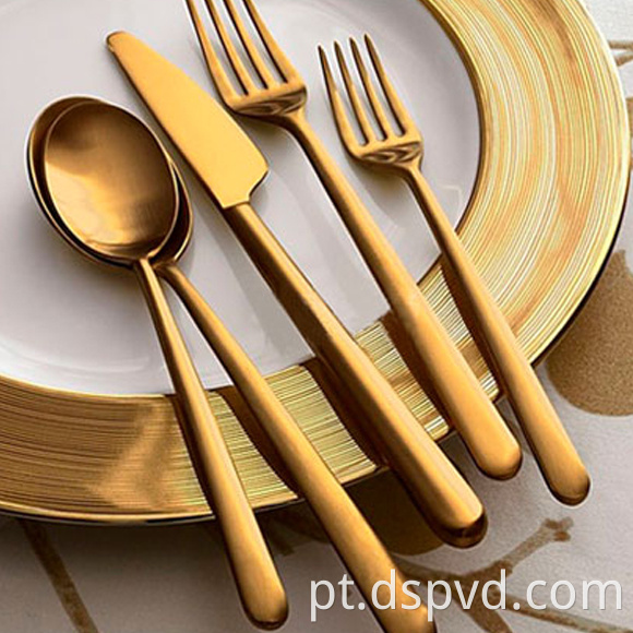 Tableware with gold color